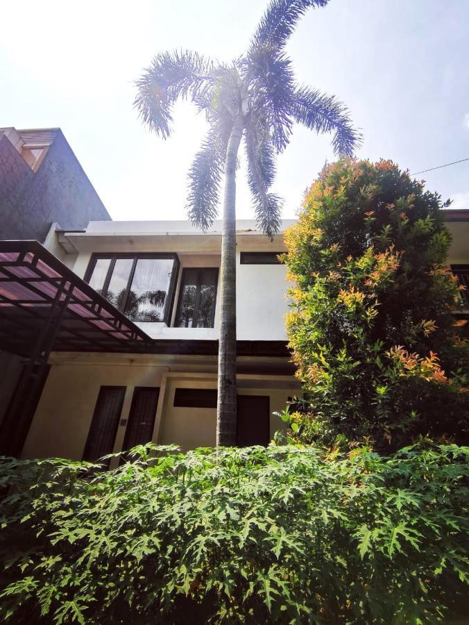 4-Bedroom Home In South Jakarta Nuansa Swadarma Residence By Le Ciel Hospitality Dış mekan fotoğraf