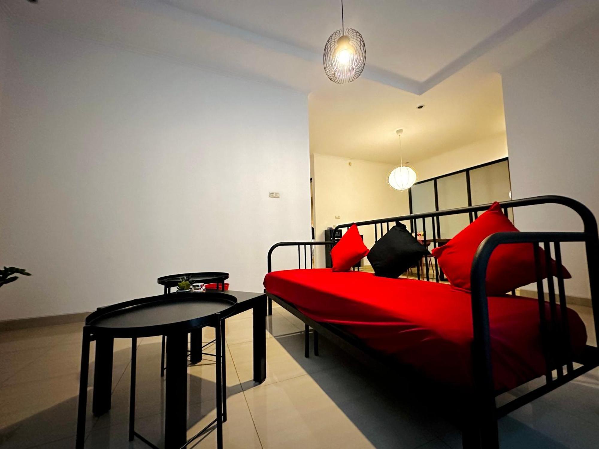 4-Bedroom Home In South Jakarta Nuansa Swadarma Residence By Le Ciel Hospitality Dış mekan fotoğraf